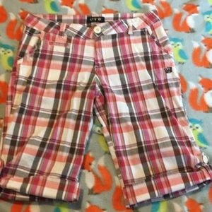 Women’s Juniors OTB 3/4 pink plaid shorts